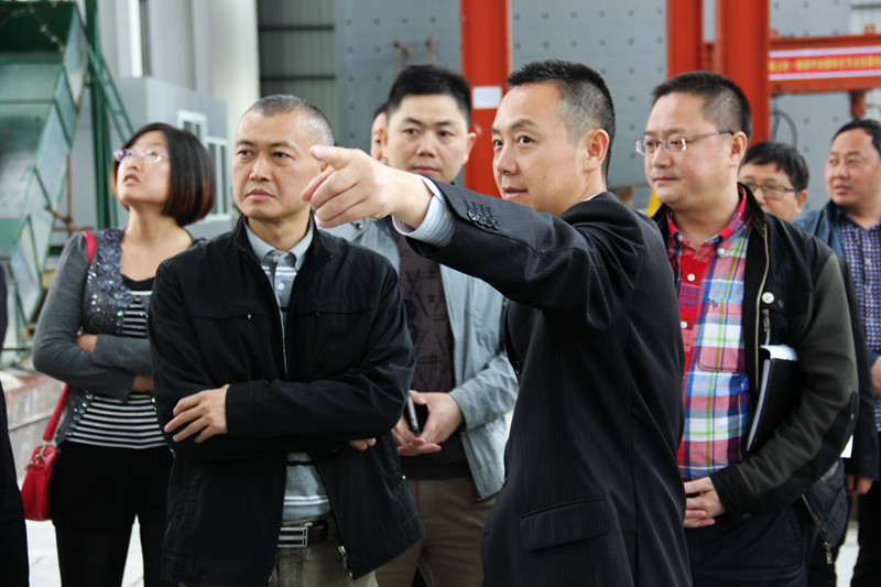 公司順利通過四川省質量技術審查評價中心專家評審組資質認定現場復評審